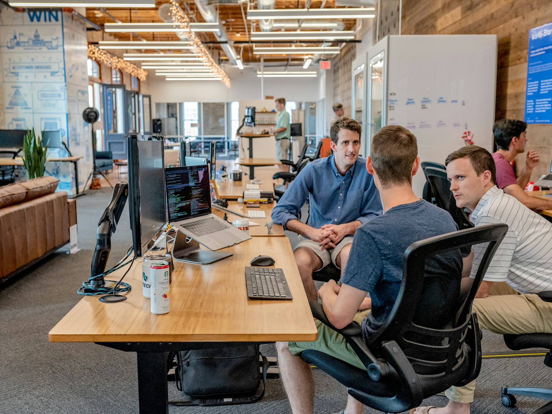 Advisory meeting in a premium office